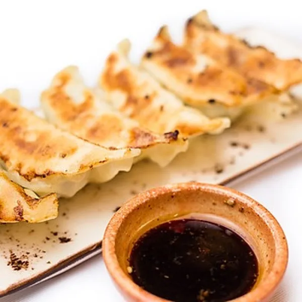 Gyoza de pollo a la plancha